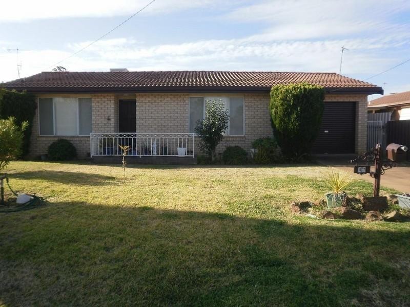 12 Page Avenue, Dubbo NSW 2830