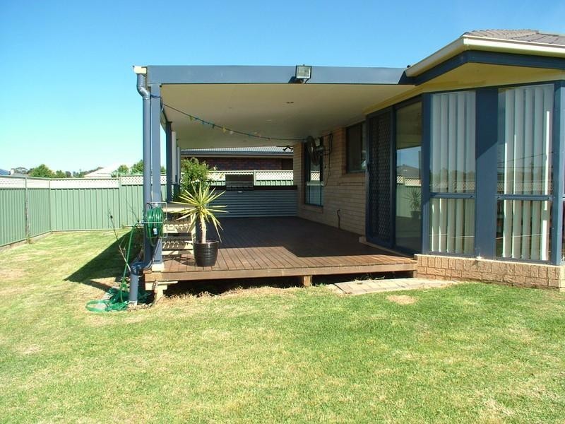 8 Bellbird Way, Dubbo NSW 2830