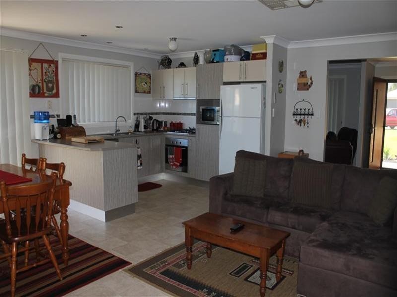 8 Javea Close, Dubbo NSW 2830