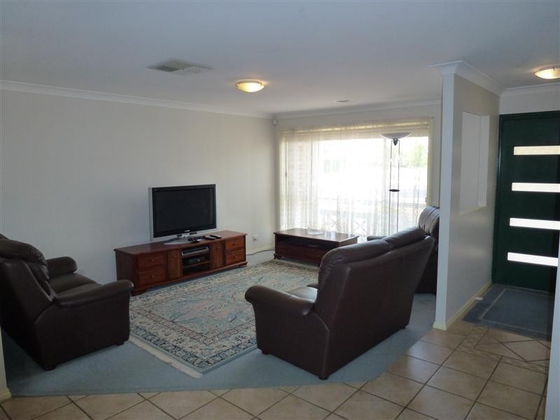 9 Castlereagh Avenue, Dubbo NSW 2830