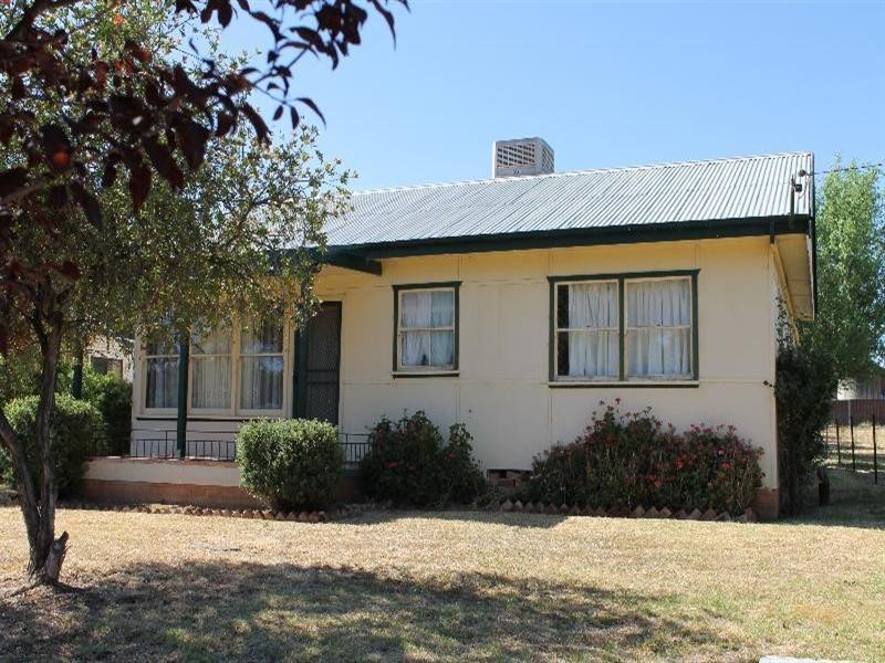 7 Lachlan Street, Yeoval NSW 2868