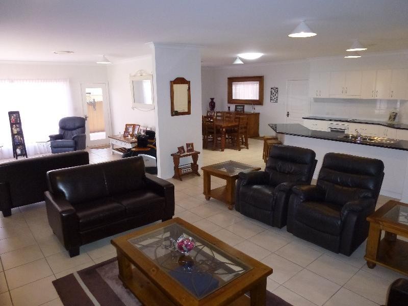 8 Lachlan Way, Dubbo NSW 2830