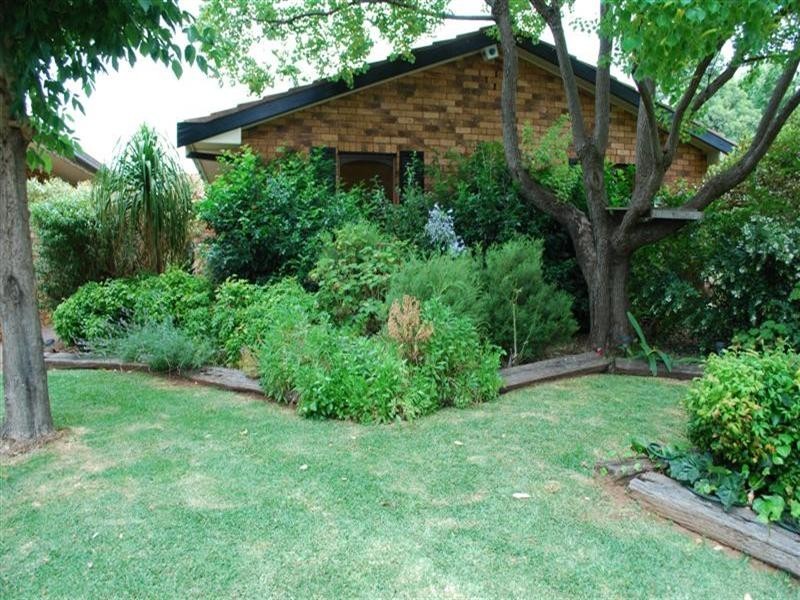27 Beveridge Crescent, Dubbo NSW 2830