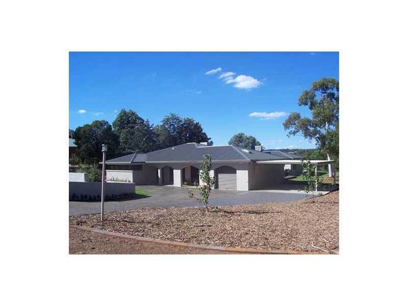 20 Pine Knoll Drive, Dubbo NSW 2830
