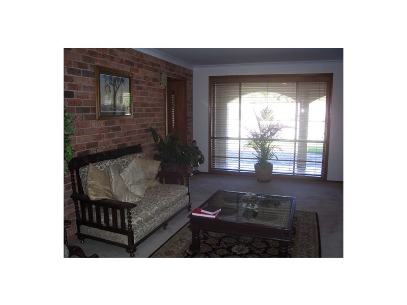 20 Pine Knoll Drive, Dubbo NSW 2830