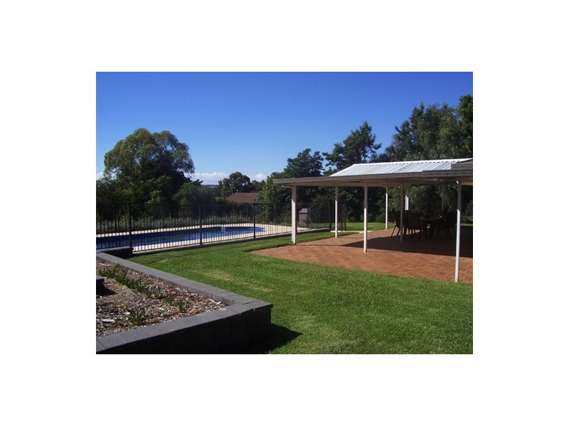 20 Pine Knoll Drive, Dubbo NSW 2830