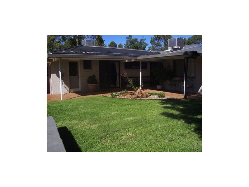 20 Pine Knoll Drive, Dubbo NSW 2830