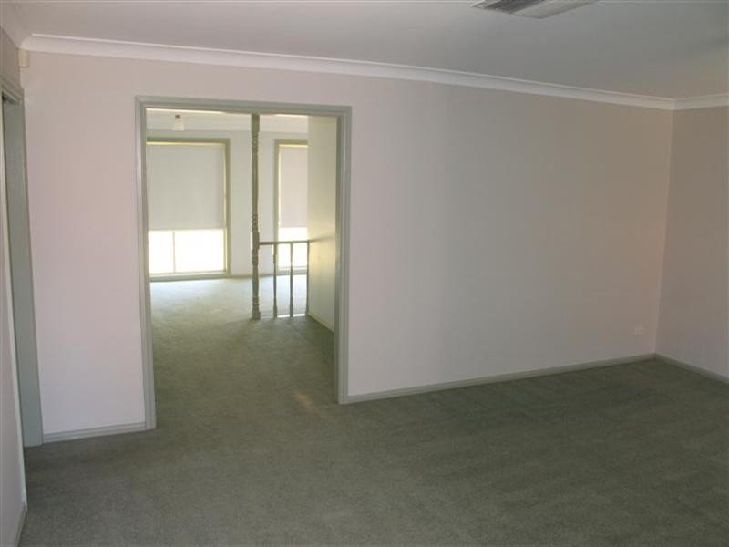1/4 Clearwater Place, Dubbo NSW 2830