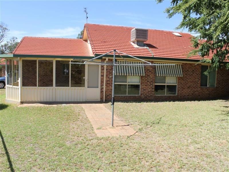 1/4 Clearwater Place, Dubbo NSW 2830