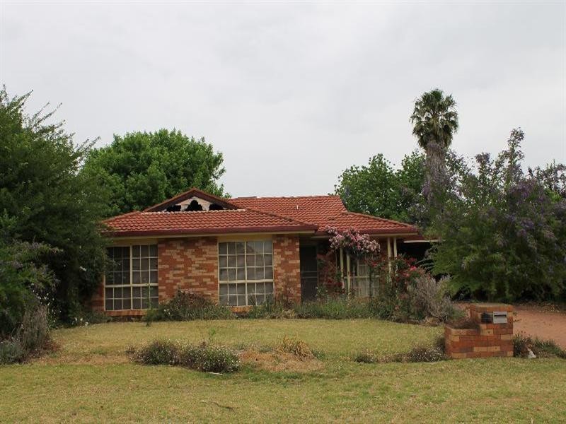 32 John Glen Place, Dubbo NSW 2830