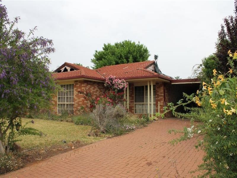 32 John Glen Place, Dubbo NSW 2830