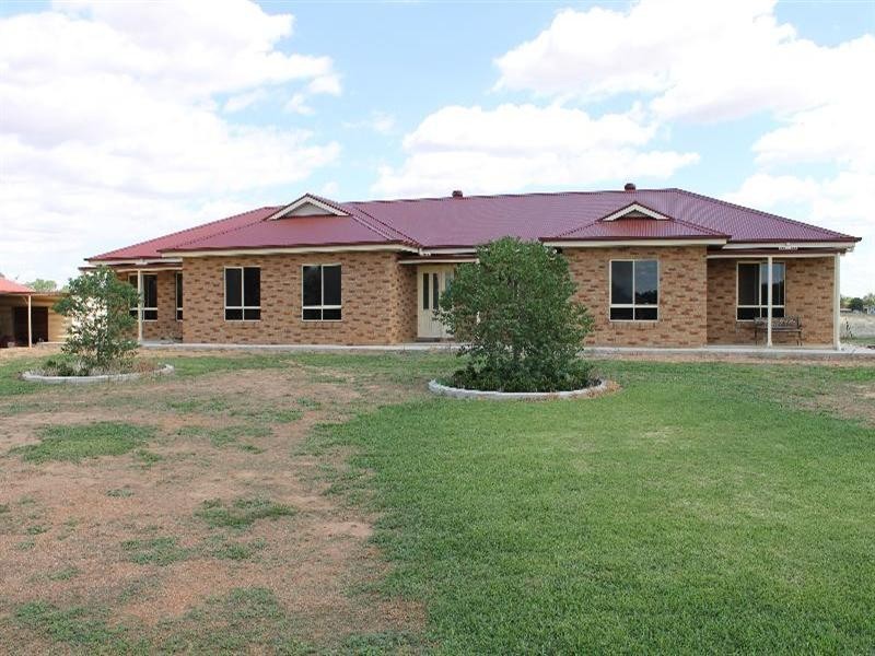 6 Redgum Place, Narromine NSW 2821