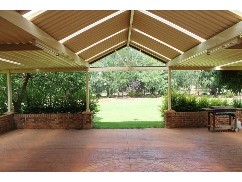 4 Chondelle Court, Dubbo NSW 2830