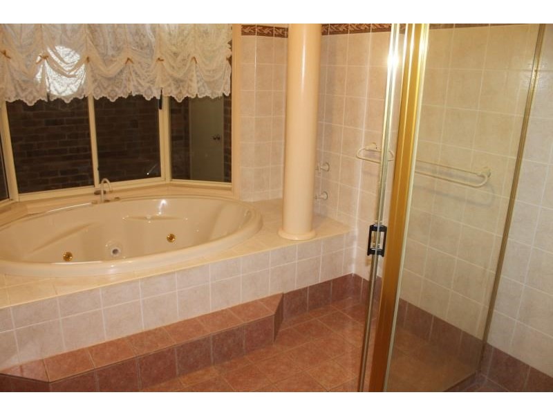 4 Chondelle Court, Dubbo NSW 2830