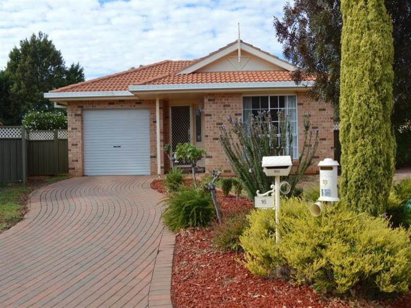 16 Carling Court, Dubbo NSW 2830