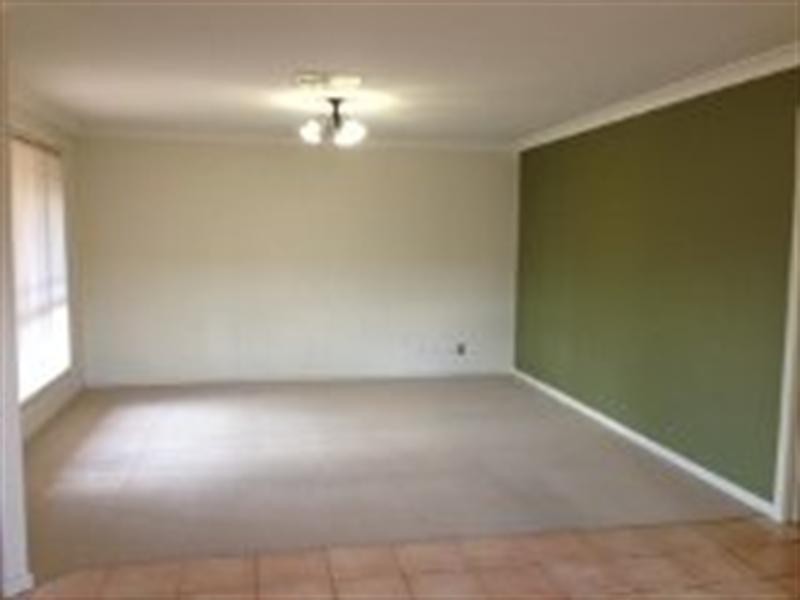13 Lancaster Park Place, Dubbo NSW 2830