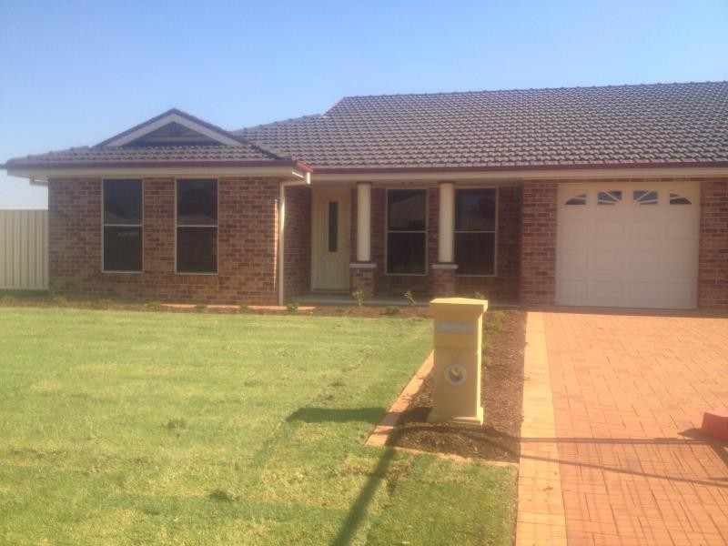 2 Timgarlen Avenue, Dubbo NSW 2830