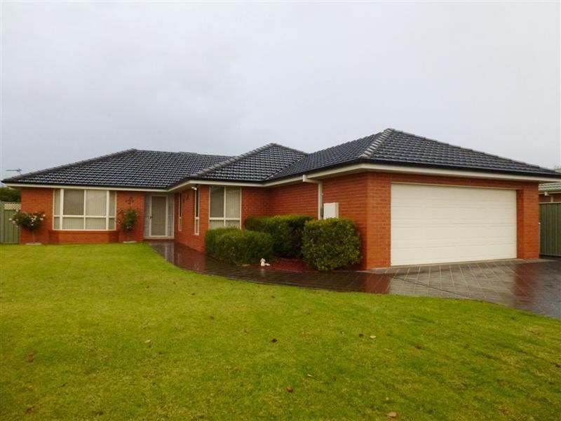 6 Hawkesbury Close, Dubbo NSW 2830