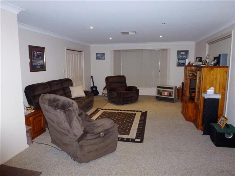 6 Hawkesbury Close, Dubbo NSW 2830