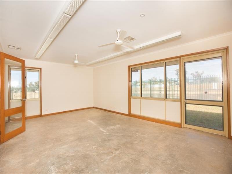 Cnr Alkira St and Spears Drive, Dubbo NSW 2830