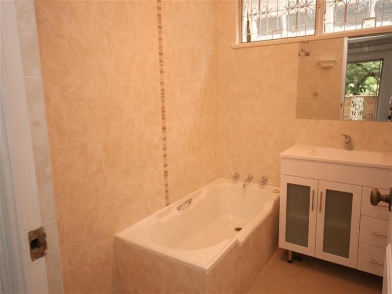 2/2A Shirley Road, Roseville NSW 2069