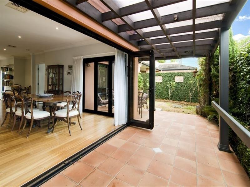 8 Valley Lane, Lindfield NSW 2070