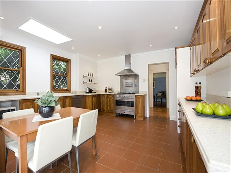 15 Amarna Parade, Roseville NSW 2069