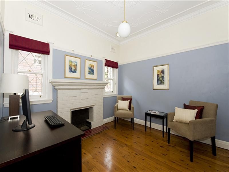 15 Amarna Parade, Roseville NSW 2069