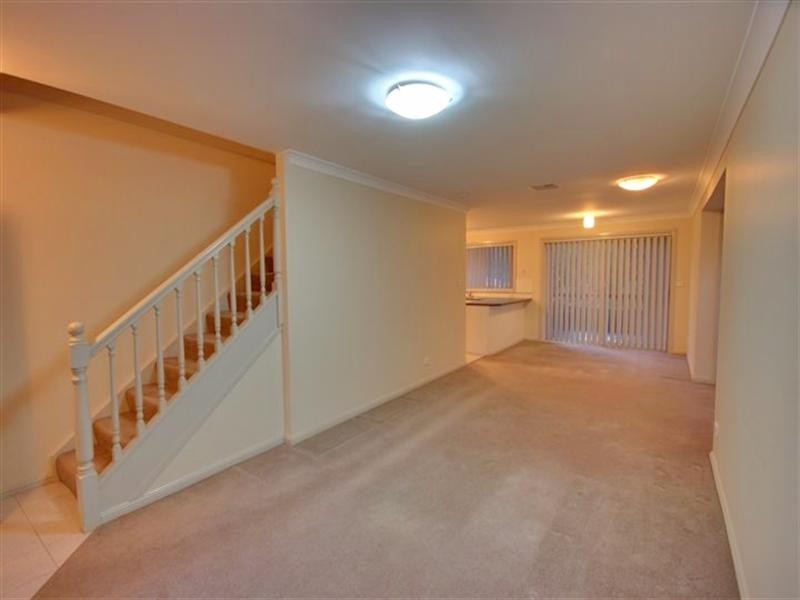 1/4 Mandalay Place, Pymble NSW 2073