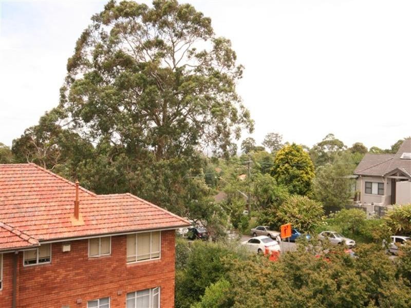 4/2 Maclaurin Parade, Roseville NSW 2069