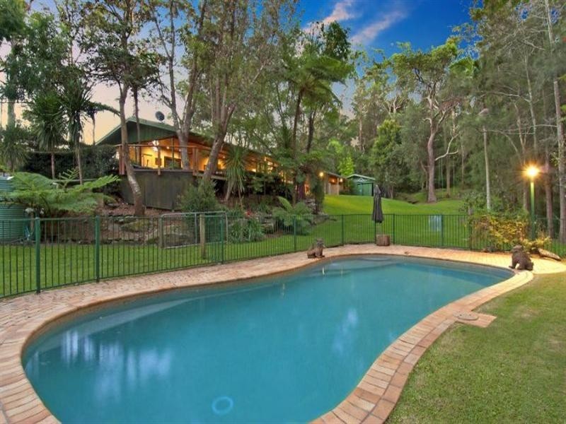 8 Vineys Road, Dural NSW 2158