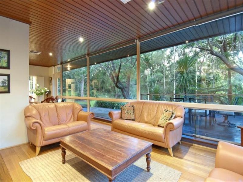 8 Vineys Road, Dural NSW 2158