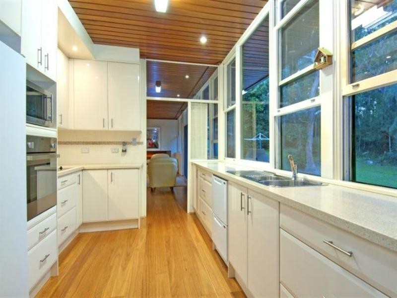 8 Vineys Road, Dural NSW 2158