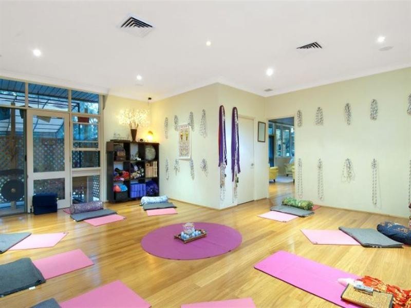 8 Vineys Road, Dural NSW 2158