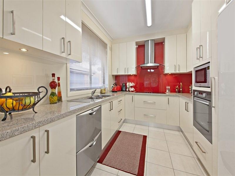 13 Pembrew Crescent, Earlwood NSW 2206