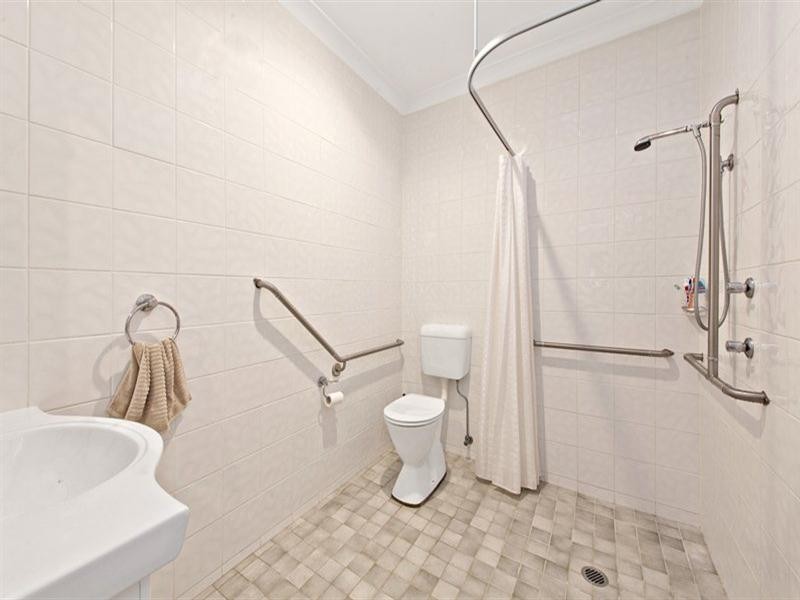 13 Pembrew Crescent, Earlwood NSW 2206