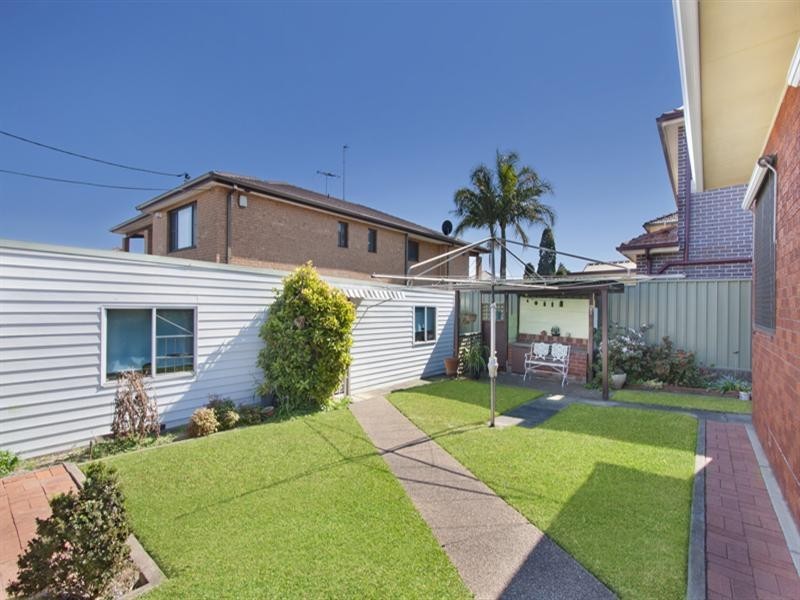123 Woolcott Street, Earlwood NSW 2206