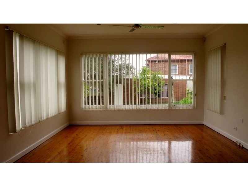 23 Beaconsfield Avenue, Kingsgrove NSW 2208