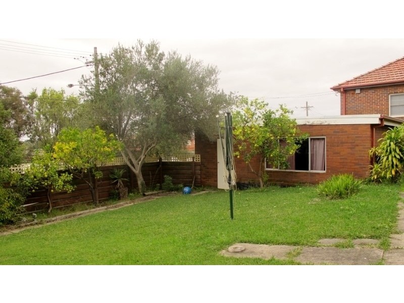 23 Beaconsfield Avenue, Kingsgrove NSW 2208