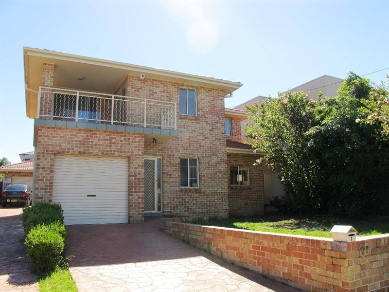 1/27 Northcote Street, Canterbury NSW 2193
