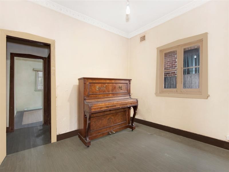 31 Cressy Street, Canterbury NSW 2193