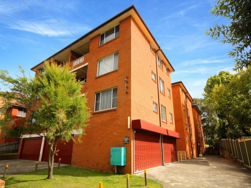 8/1-3 Myers Street, Roselands NSW 2196