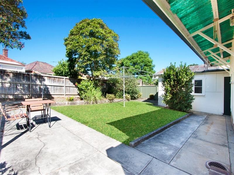 13 Willunga Avenue, Earlwood NSW 2206