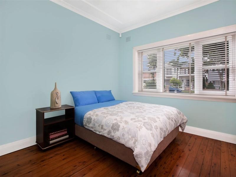 72 Gueudecourt Avenue, Earlwood NSW 2206