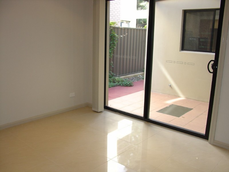 18 John Marie Place, Roselands NSW 2196