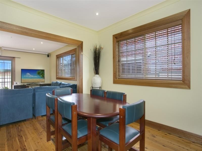 23 Flora Street, Roselands NSW 2196