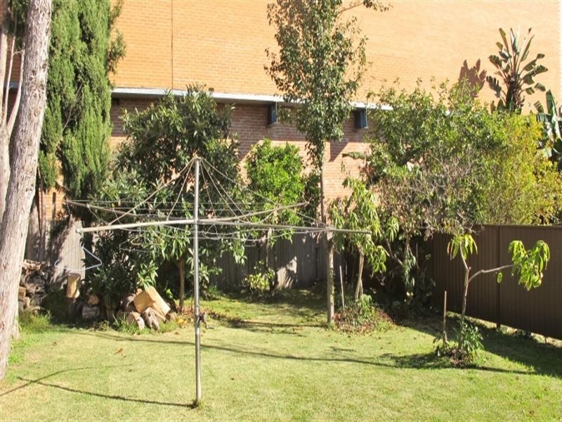 4 Una Street, Campsie NSW 2194