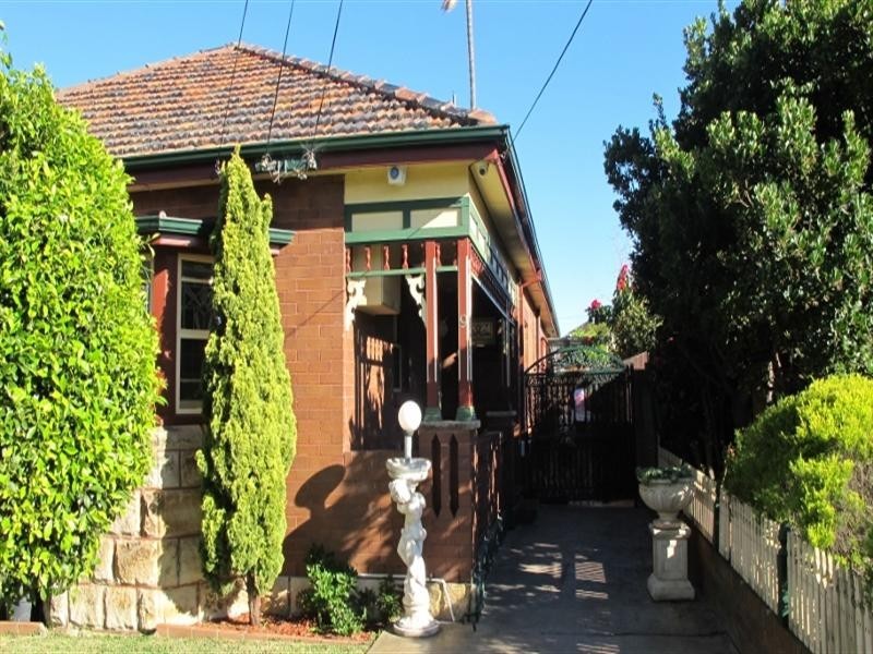 9 Lewins Street, Earlwood NSW 2206