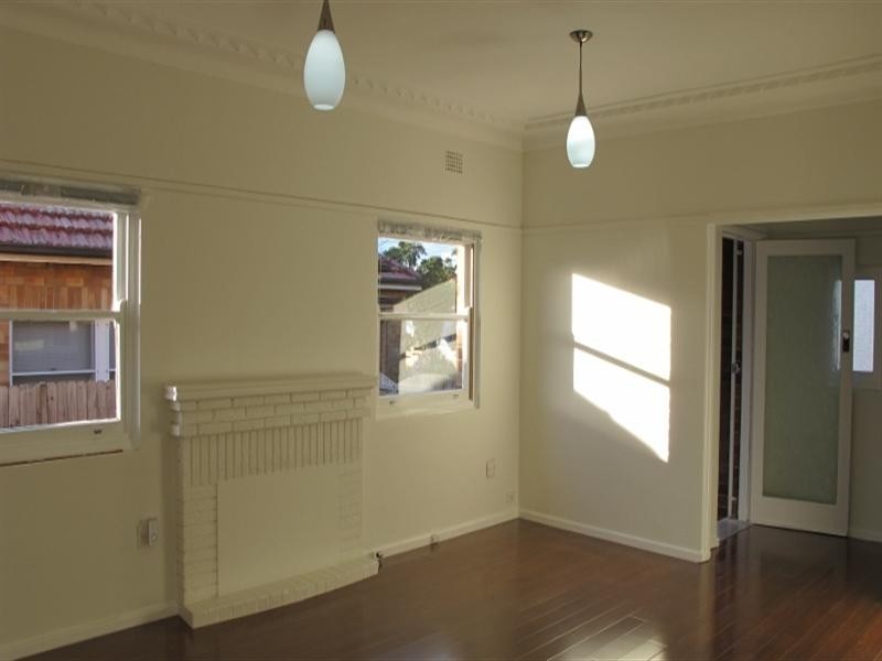 25 Rosemeath Avenue, Kingsgrove NSW 2208