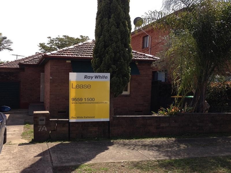 7A Dunkirk Avenue, Kingsgrove NSW 2208